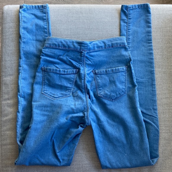 Light blue TOPSHOP skinny jeans in size W26 L34 - Picture 2 of 3